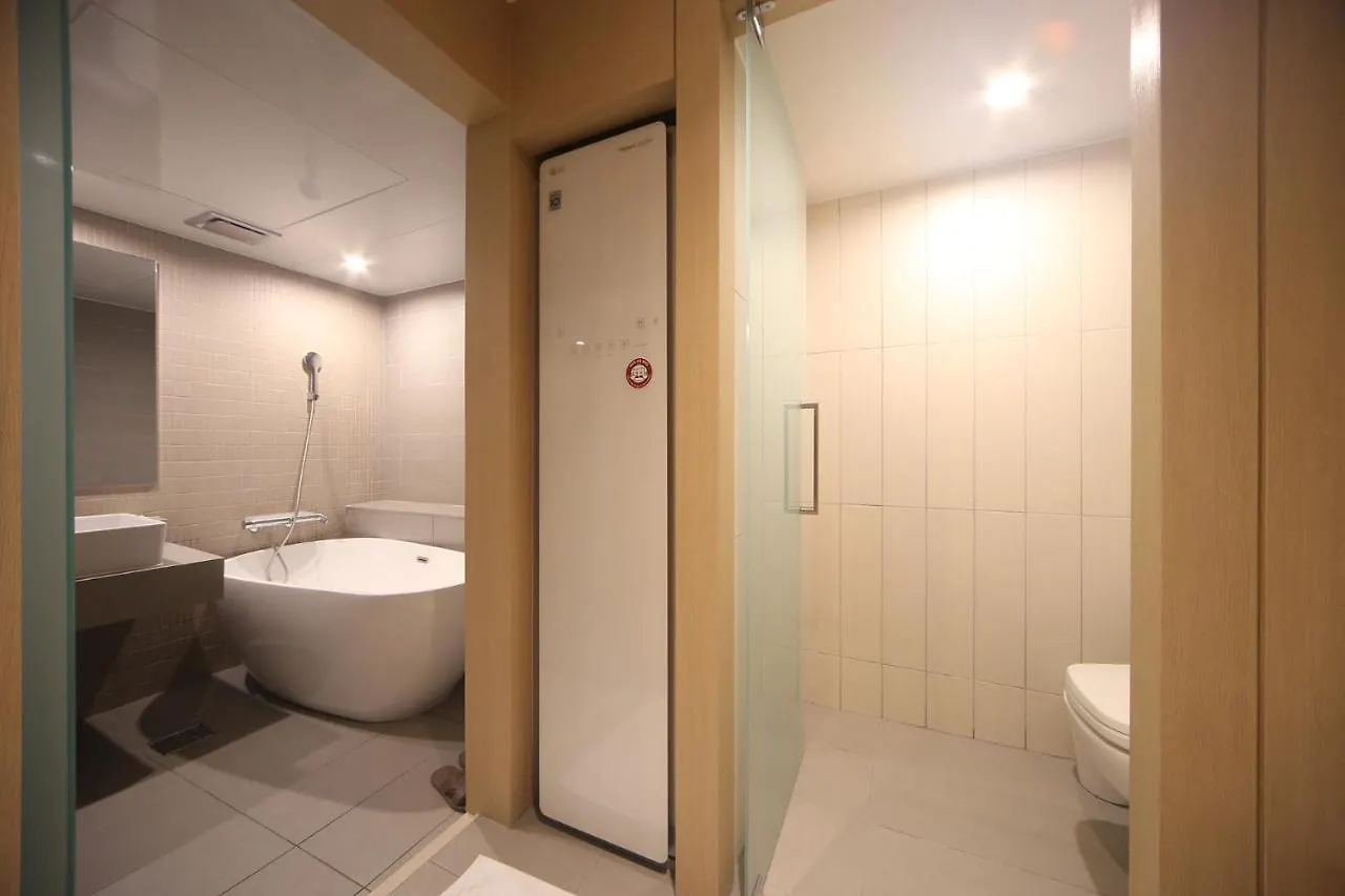 Dongnae Hound Hotel Sajik Minam Station Busan 0*,