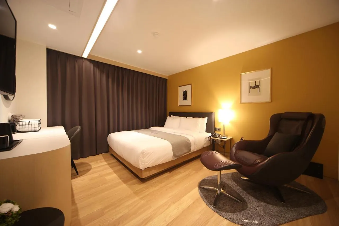 Dongnae Hound Hotel Sajik Minam Station Busan
