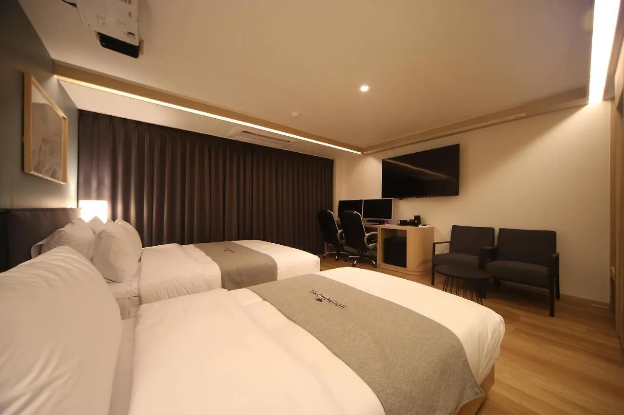 Dongnae Hound Hotel Sajik Minam Station Busan 0*,