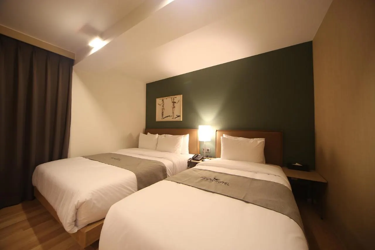 Dongnae Hound Hotel Sajik Minam Station Busan South Korea