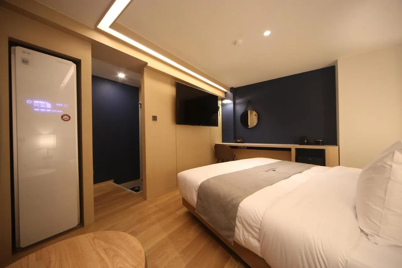 Dongnae Hound Hotel Sajik Minam Station Busan 0*,  South Korea