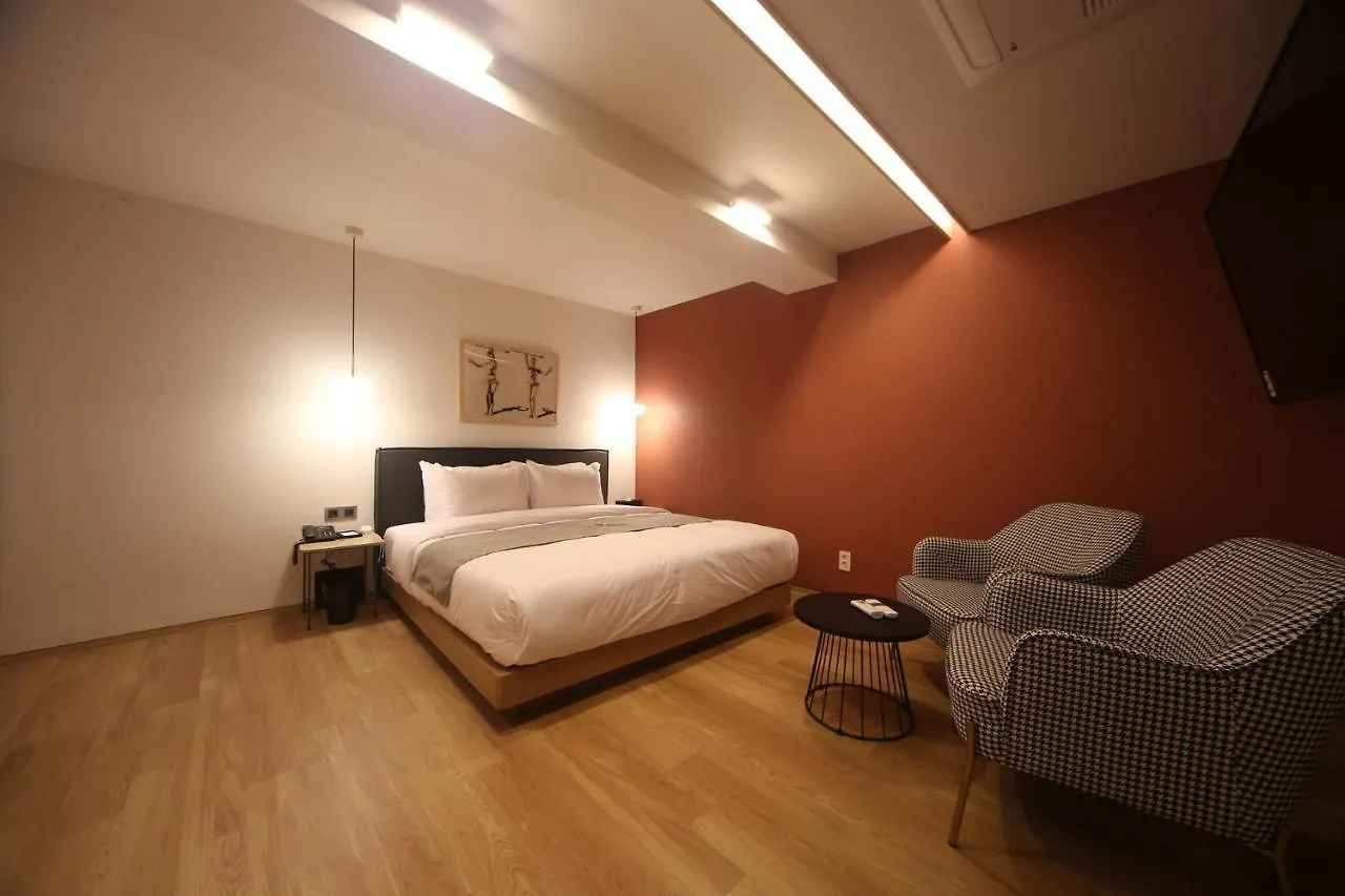 Dongnae Hound Hotel Sajik Minam Station Busan 0*,