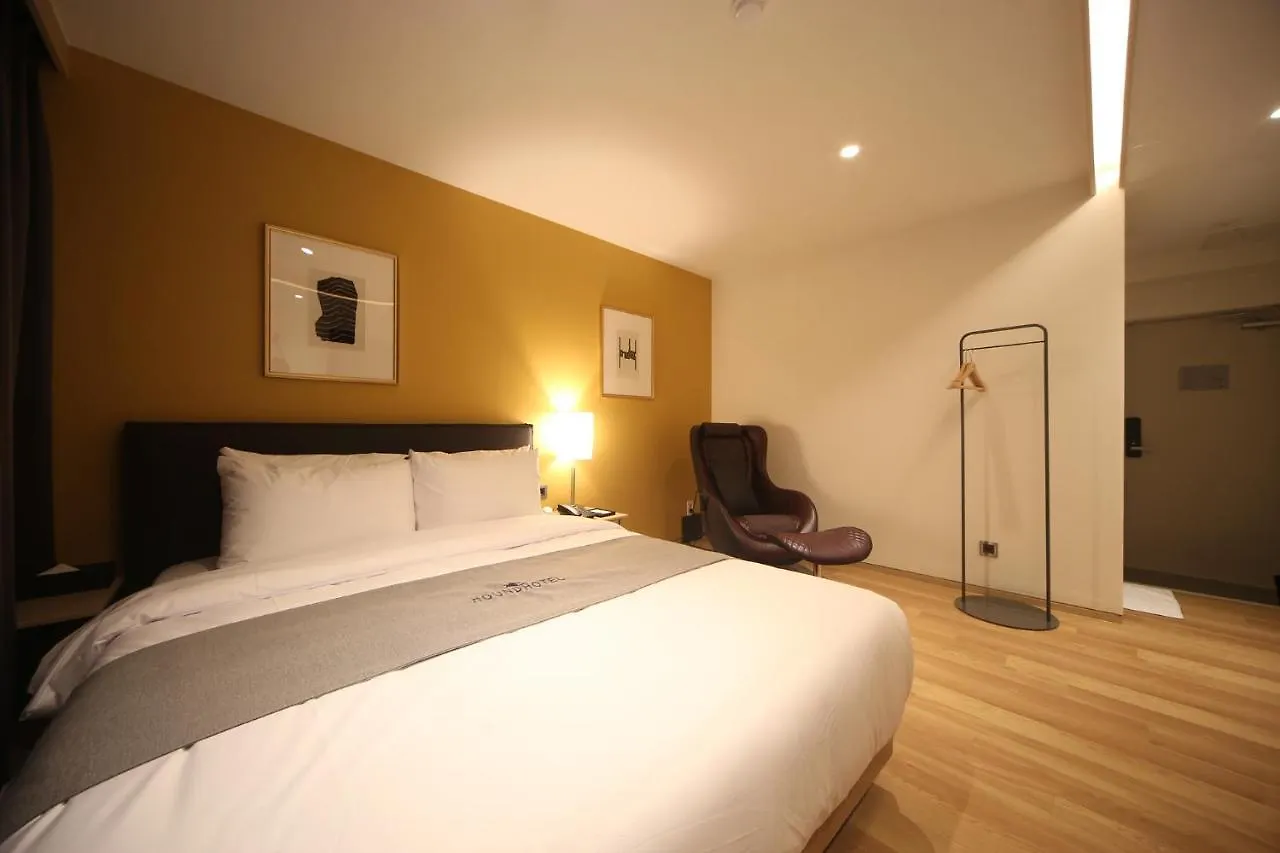 Dongnae Hound Hotel Sajik Minam Station Busan 0*,  South Korea