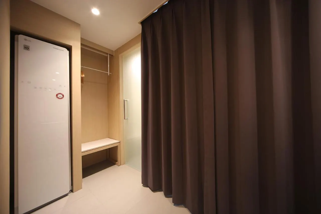 Dongnae Hound Hotel Sajik Minam Station Busan South Korea