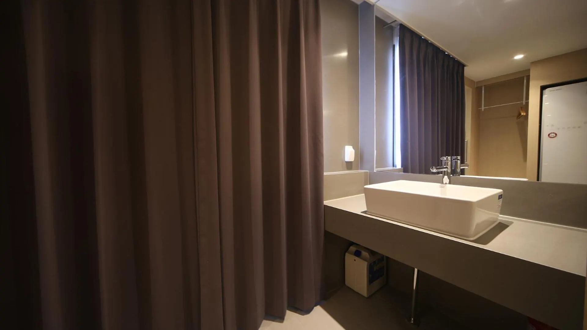 Dongnae Hound Hotel Sajik Minam Station Busan 0*,